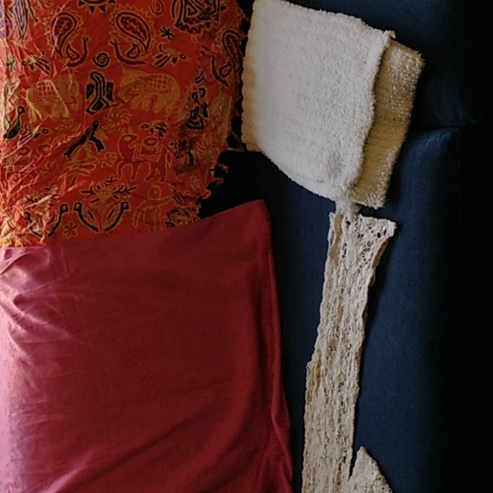 Set‎ of 4 scarves 8 dollars firm